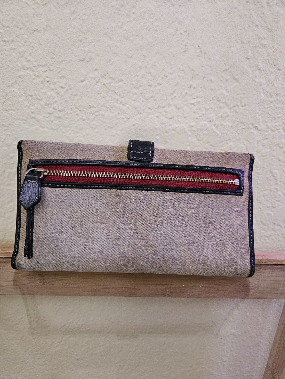 Dooney & Bourke Vintage Tan Signature Canvas Checkbook Wallet with Black Trim - Picture 2 of 16
